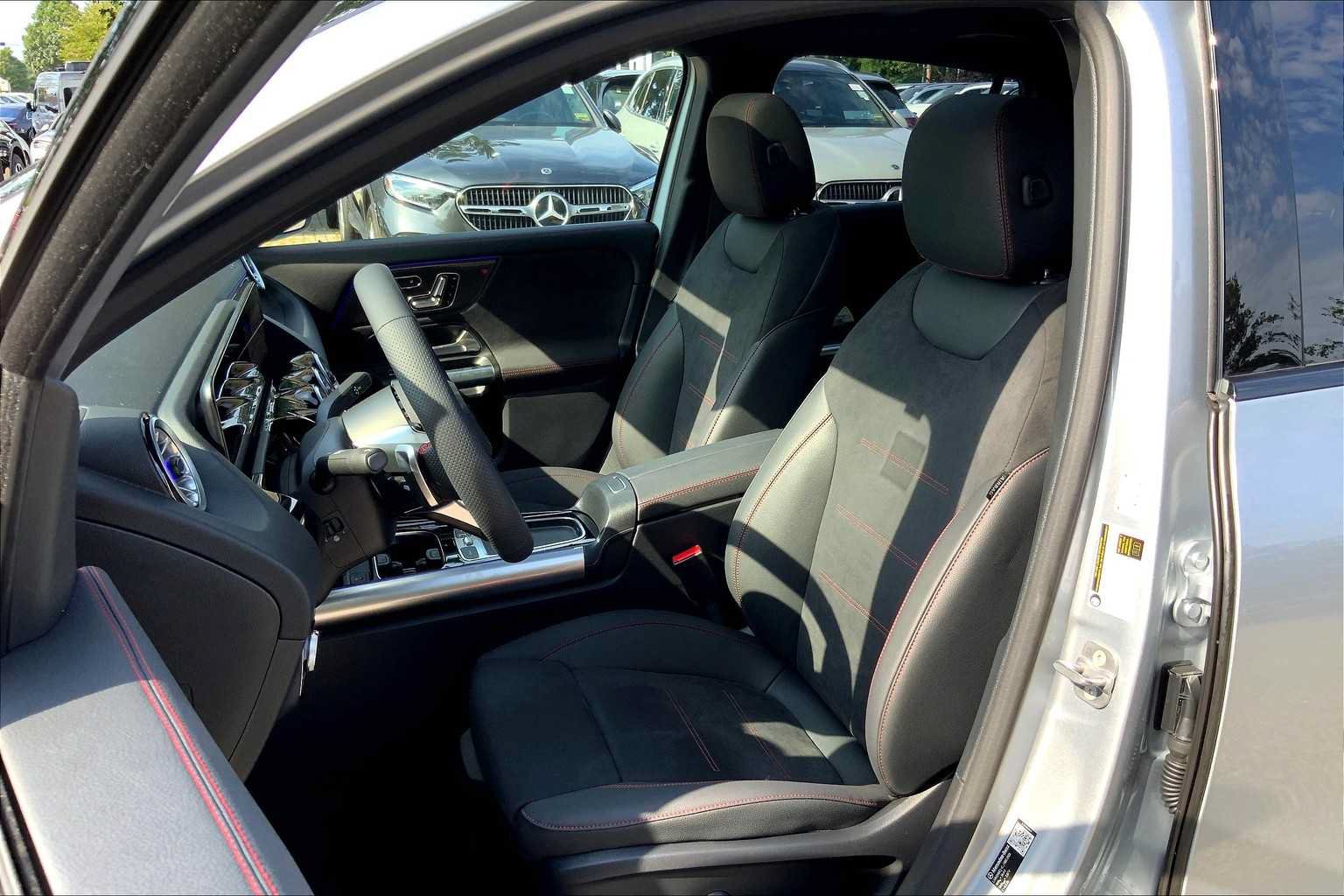 Used 2026 Mercedes-Benz GLA 250 4MATIC image 12