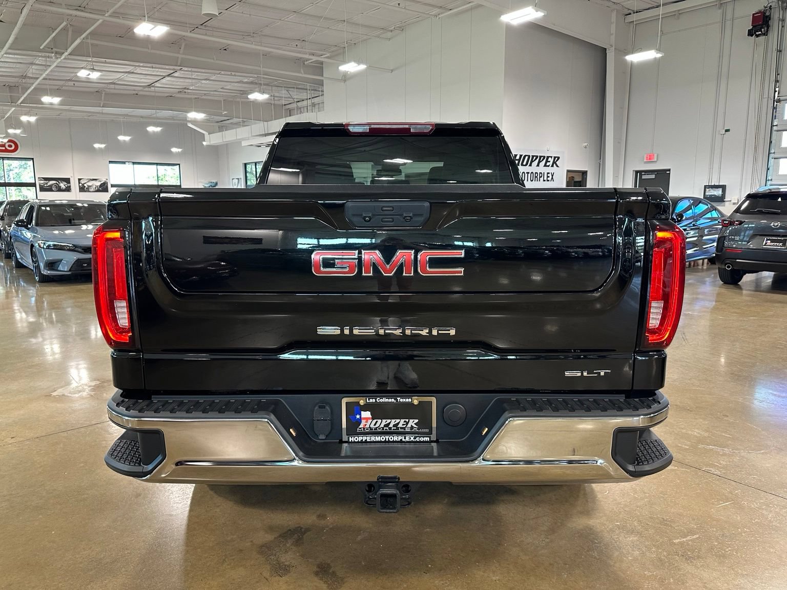 Used 2024 GMC Sierra 1500 SLT w/ SLT Premium Package AWD/4WD image 7