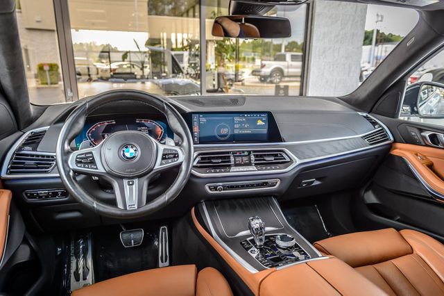 Used 2022 BMW X7 xDrive40i w/ M Sport Package AWD/4WD image 26