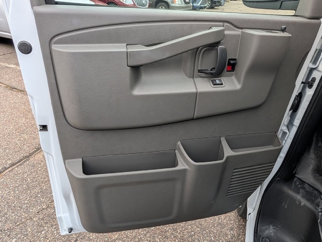 New 2026 GMC Savana 3500 Extended RWD image 31