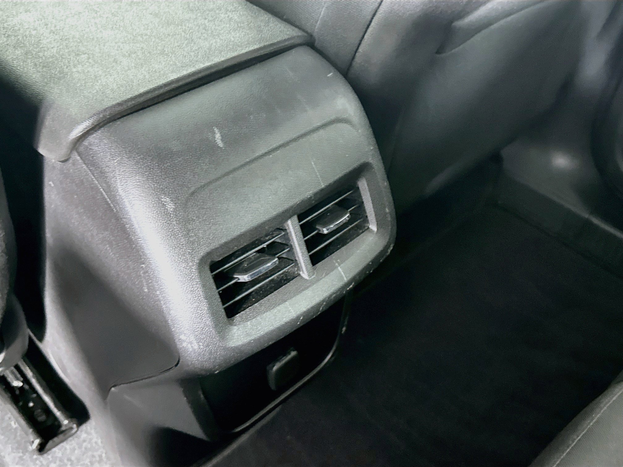 Used 2018 Chevrolet Equinox LT FWD image 27