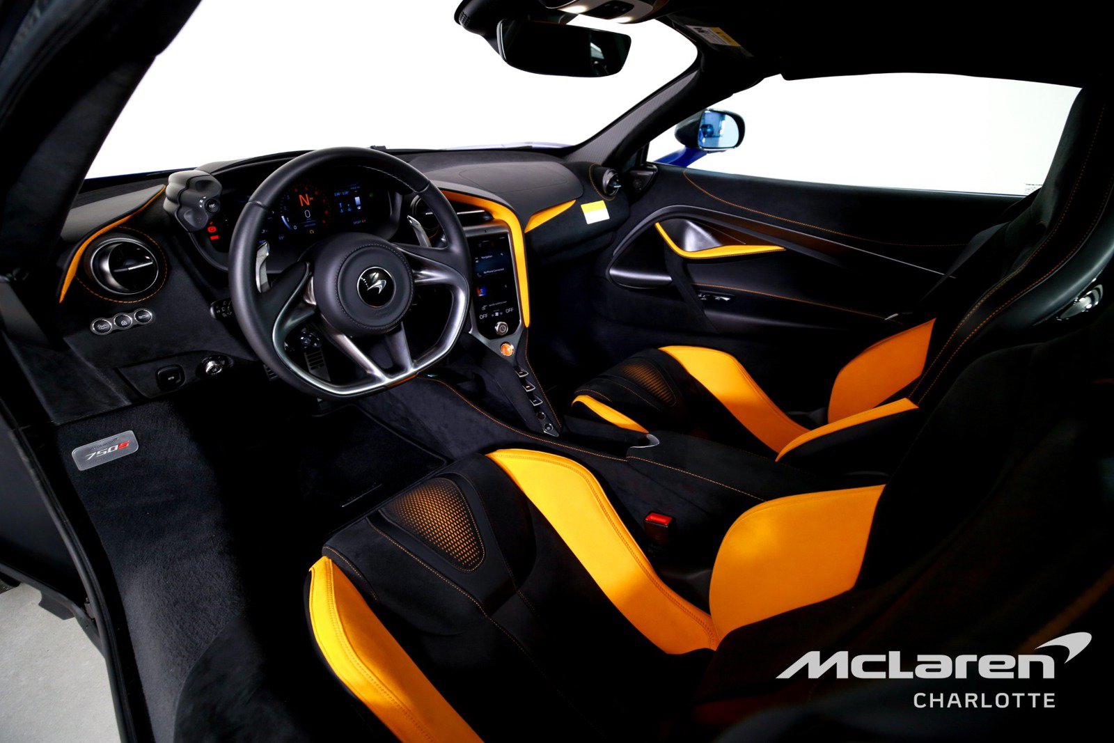 Used 2025 McLaren 750S RWD image 18