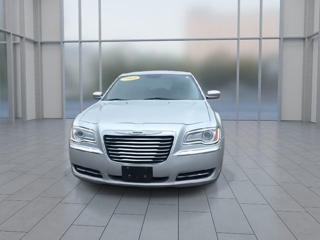 Used 2012 Chrysler 300 RWD image 3
