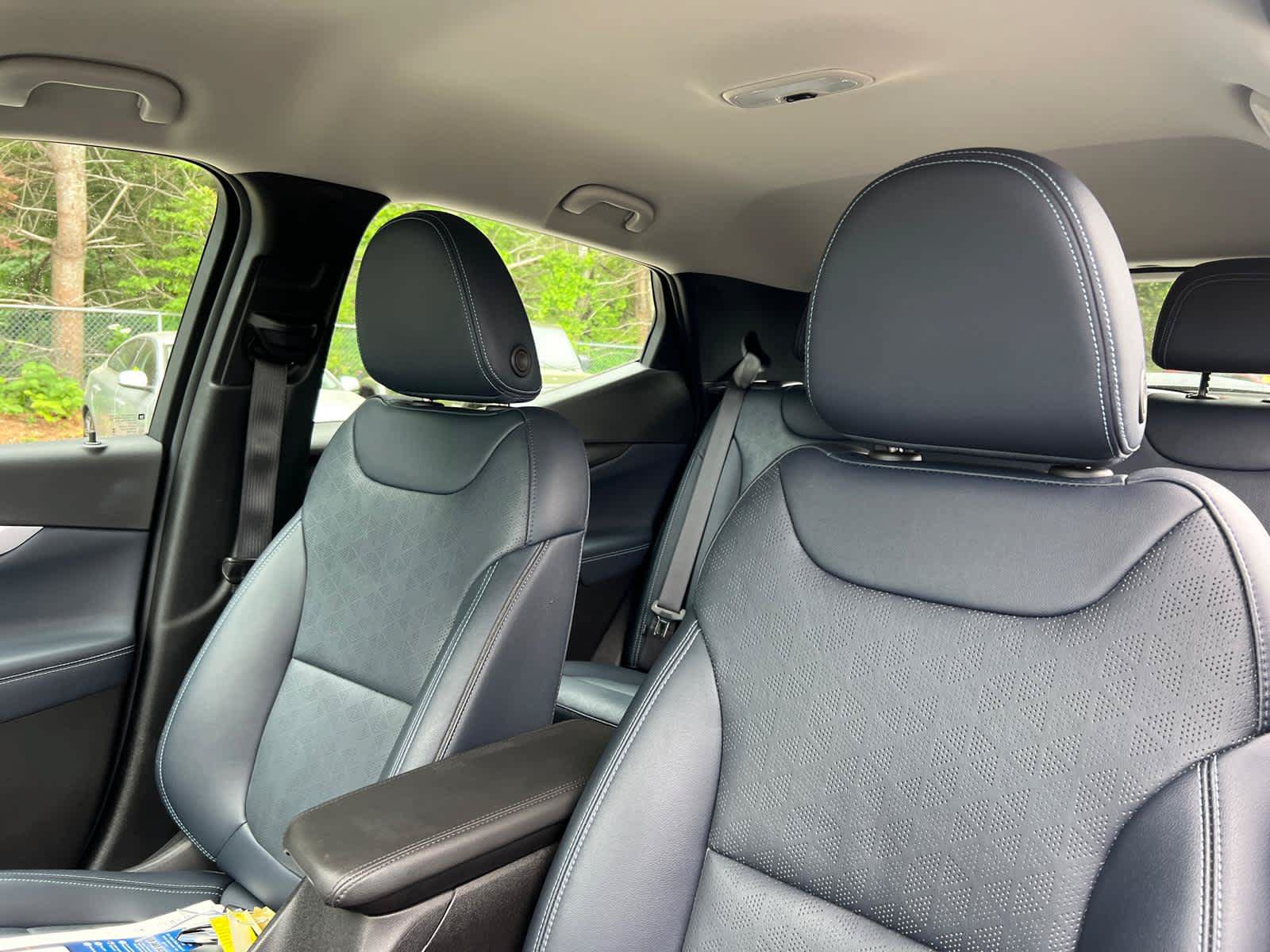 Certified 2023 Chevrolet Bolt EUV LT w/ Convenience Package FWD image 13