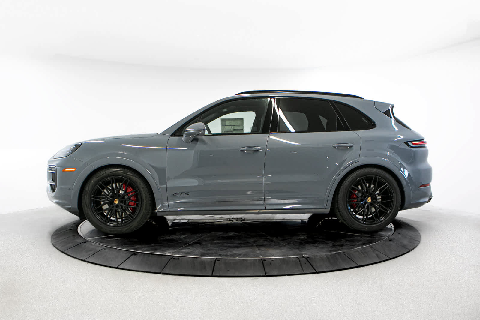 New 2026 Porsche Cayenne GTS AWD/4WD image 2