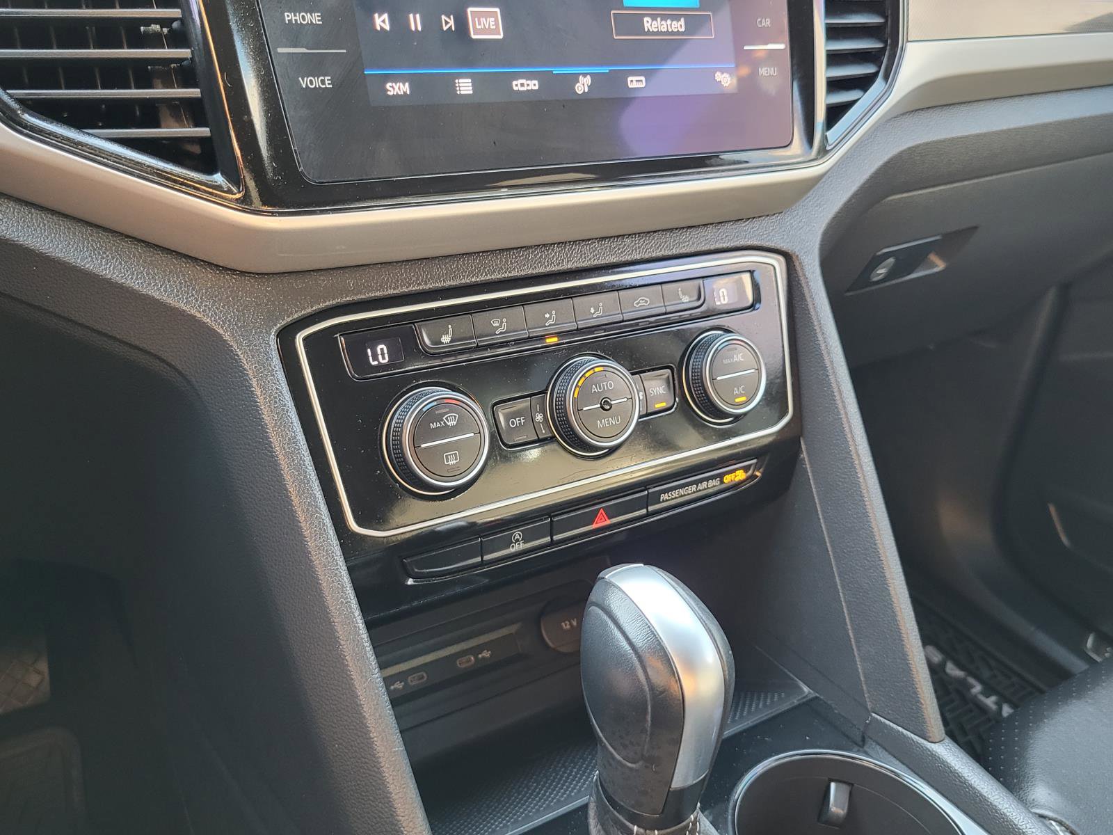 Used 2022 Volkswagen Atlas Cross Sport SEL image 29