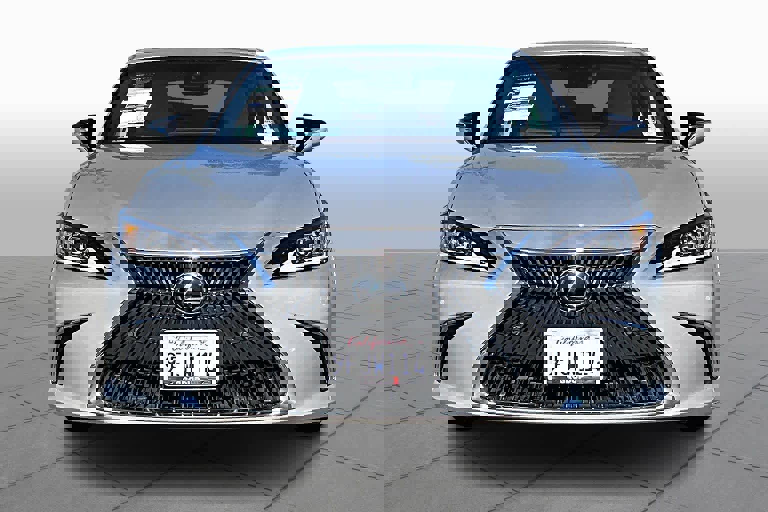 Used 2023 Lexus ES 300h w/ Premium Package image 3