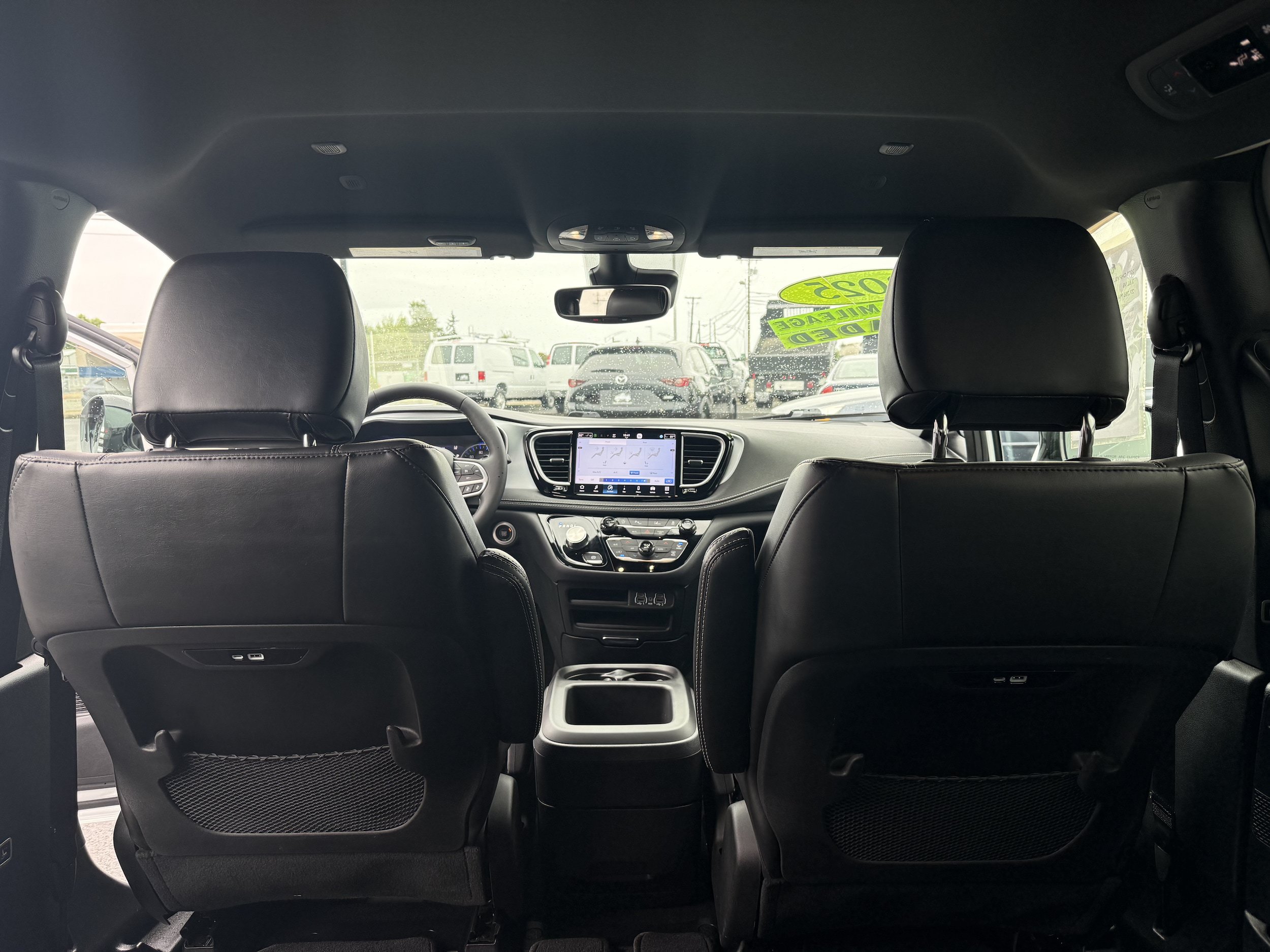 Used 2025 Chrysler Pacifica Select FWD image 29
