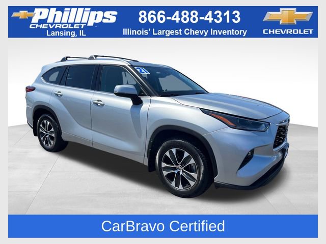 Used 2021 Toyota Highlander XLE AWD/4WD image 1