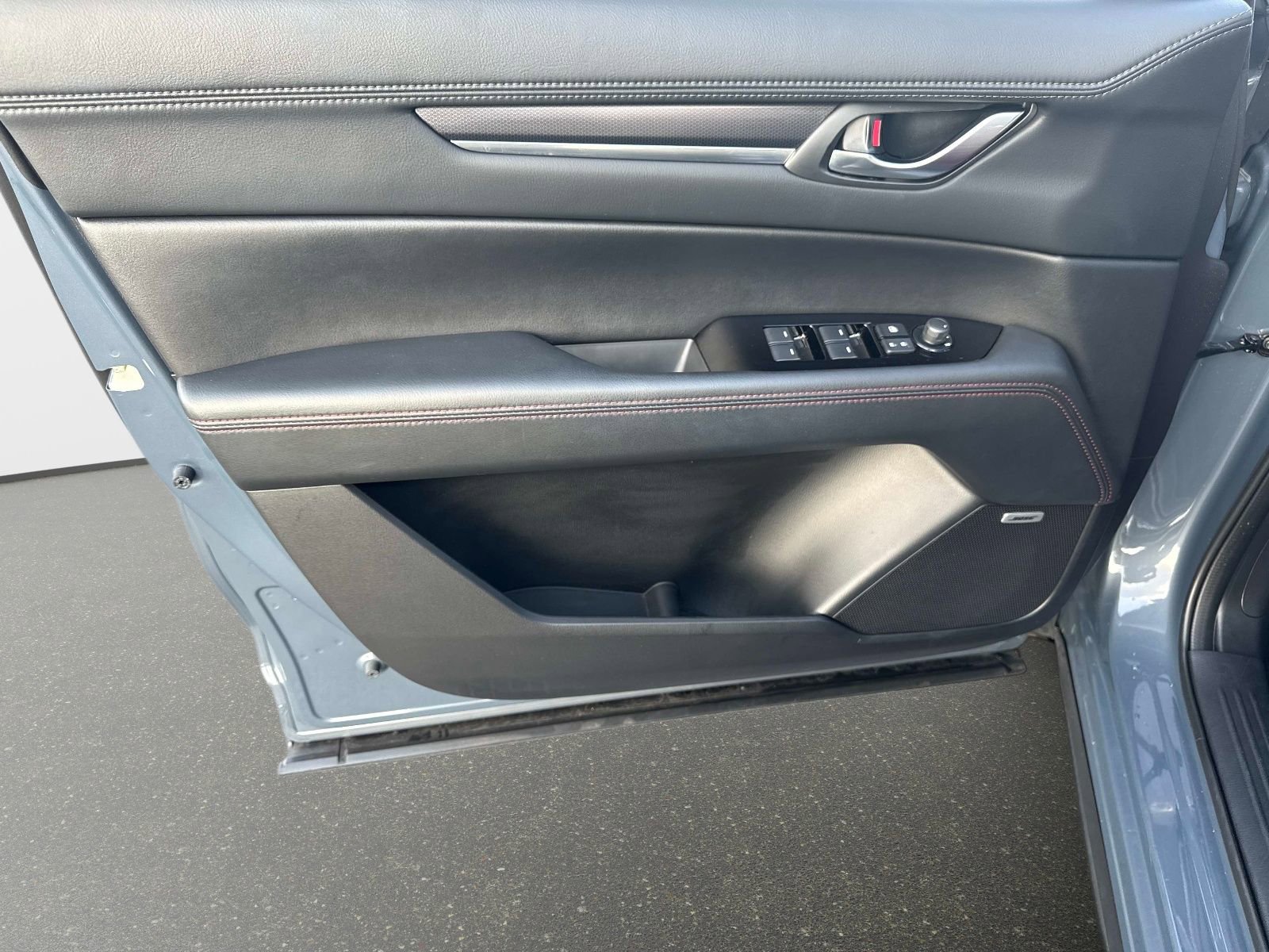 Used 2023 MAZDA CX-5 Carbon Edition image 16