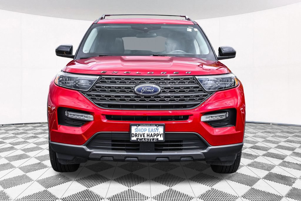 Used 2024 Ford Explorer XLT w/ Equipment Group 202A AWD/4WD image 11