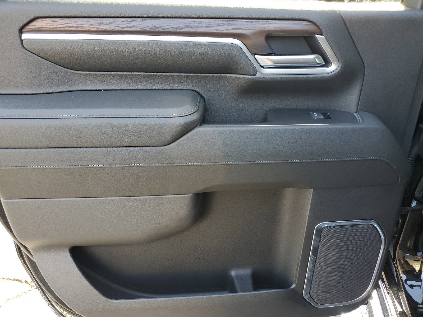 New 2025 GMC Sierra 2500 SLT w/ SLT Premium Package image 15