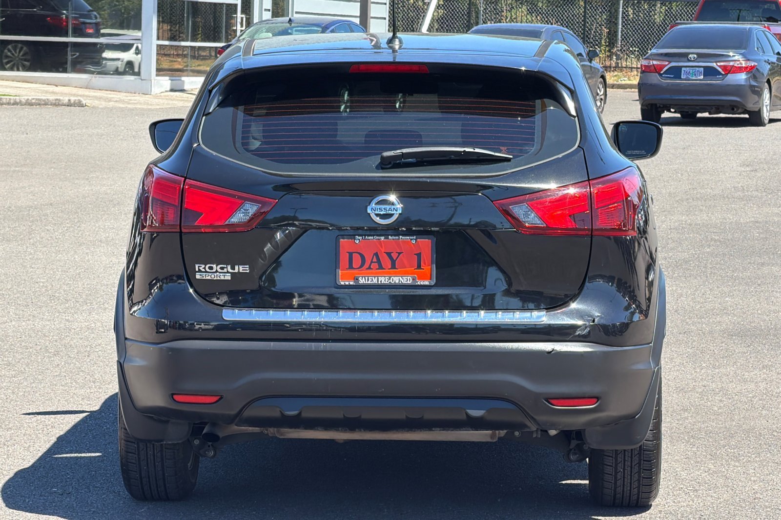 Used 2018 Nissan Rogue Sport S w/ S Appearance Package FWD image 6