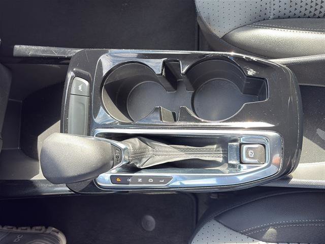 Used 2025 Chevrolet Trax LT w/ LT Convenience Package FWD image 23