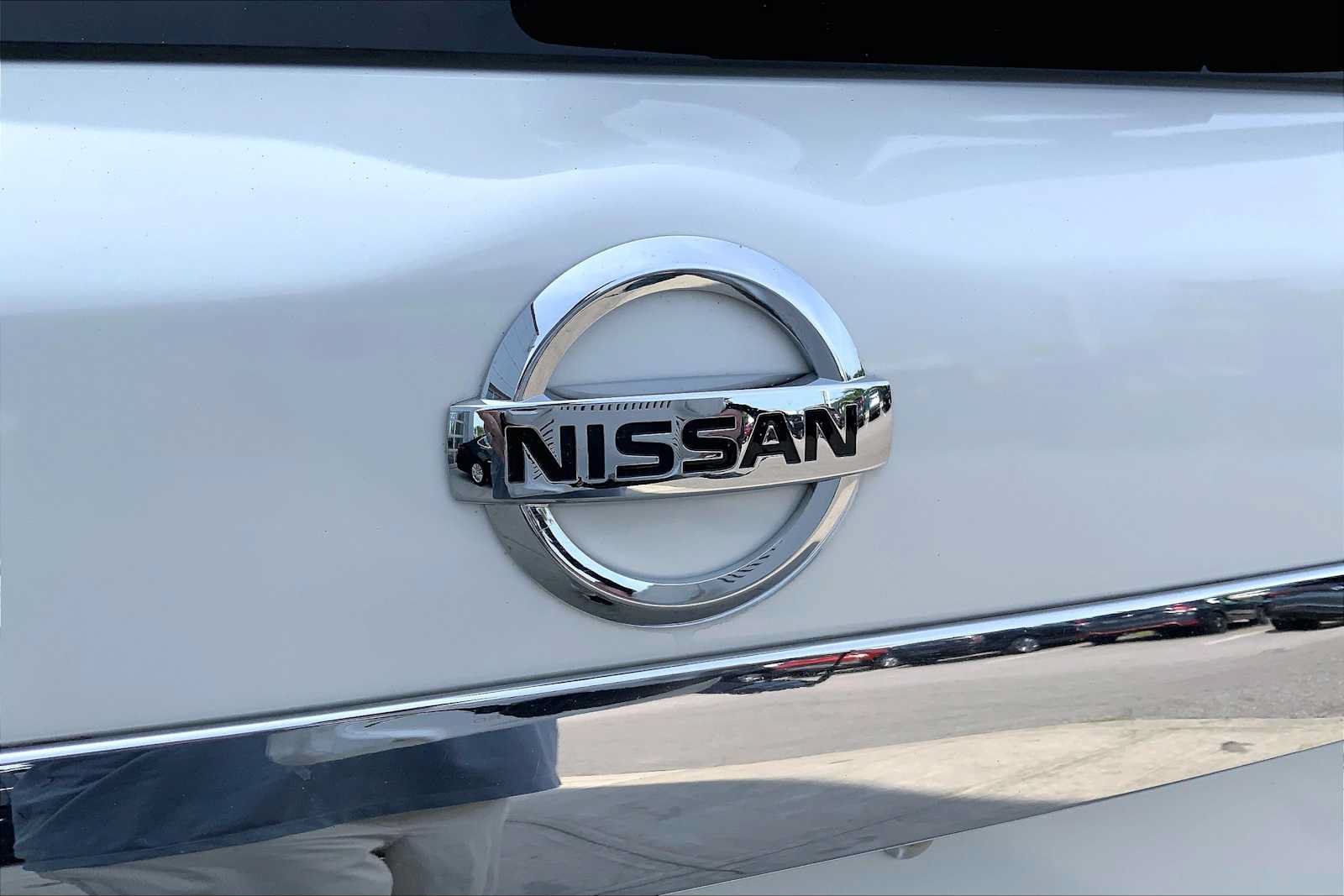 Used 2016 Nissan Pathfinder SL w/ SL Premium Package AWD/4WD image 32