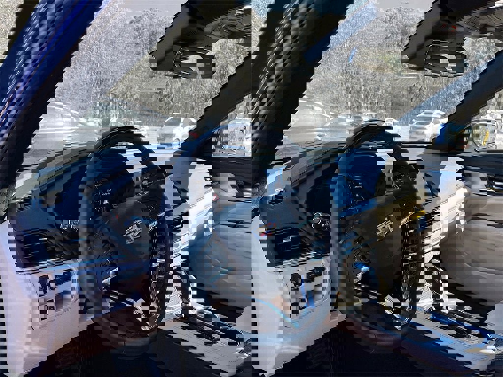 New 2025 Cadillac CT4 Premium Luxury image 9