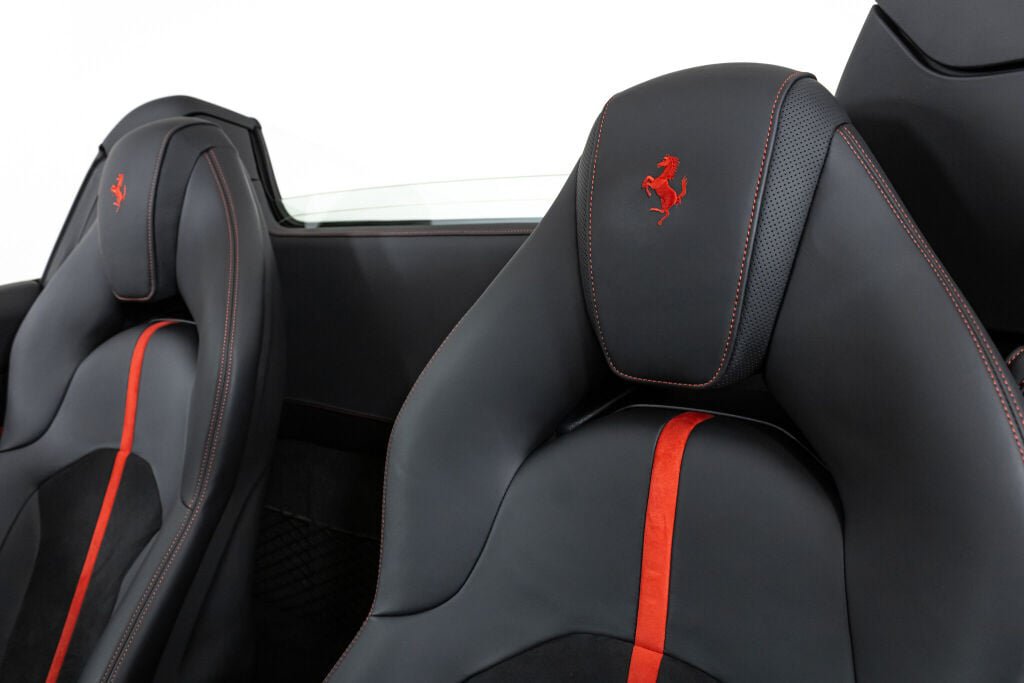Used 2022 Ferrari F8 Tributo RWD image 39