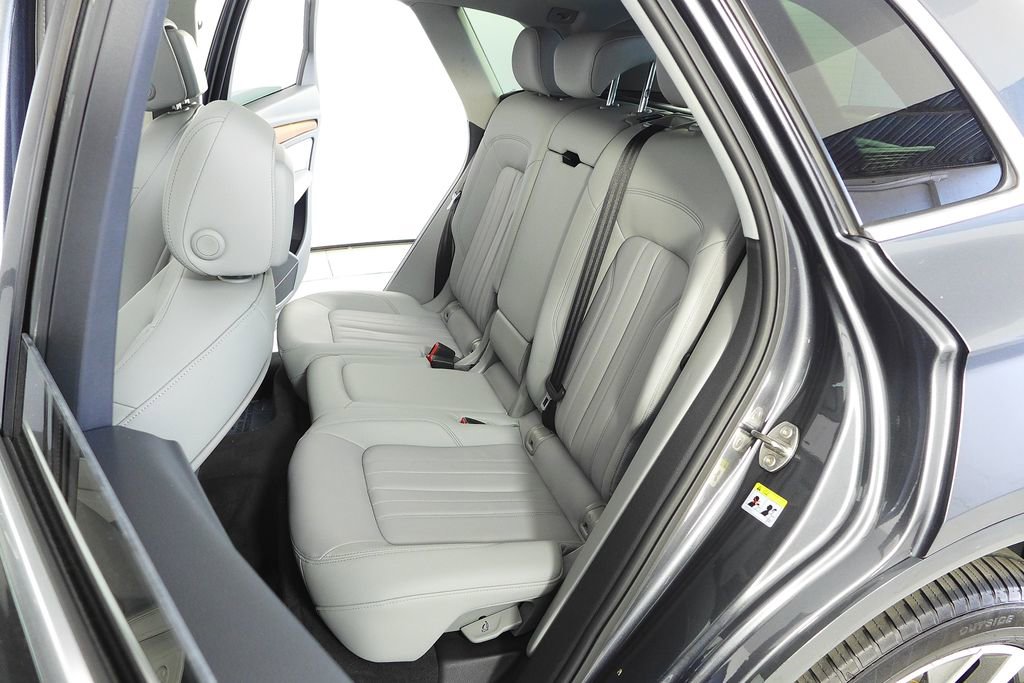 Used 2022 Audi Q5 2.0T Premium Plus w/ Premium Plus Package image 21