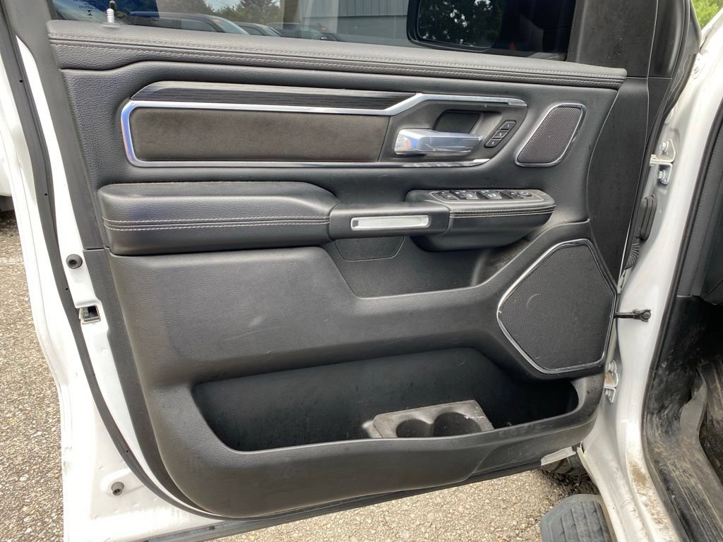Used 2024 RAM 1500 Laramie AWD/4WD image 13