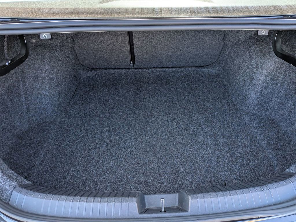 Used 2025 Volkswagen Jetta SE image 28