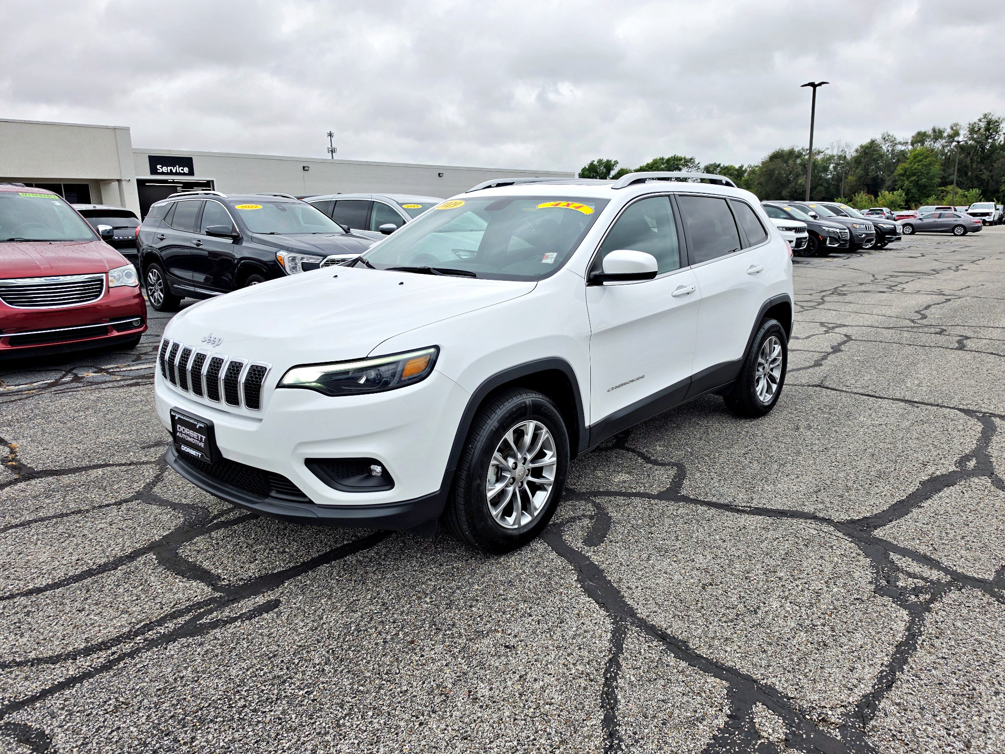 Used 2019 Jeep Cherokee Latitude Plus w/ Comfort/Convenience Group