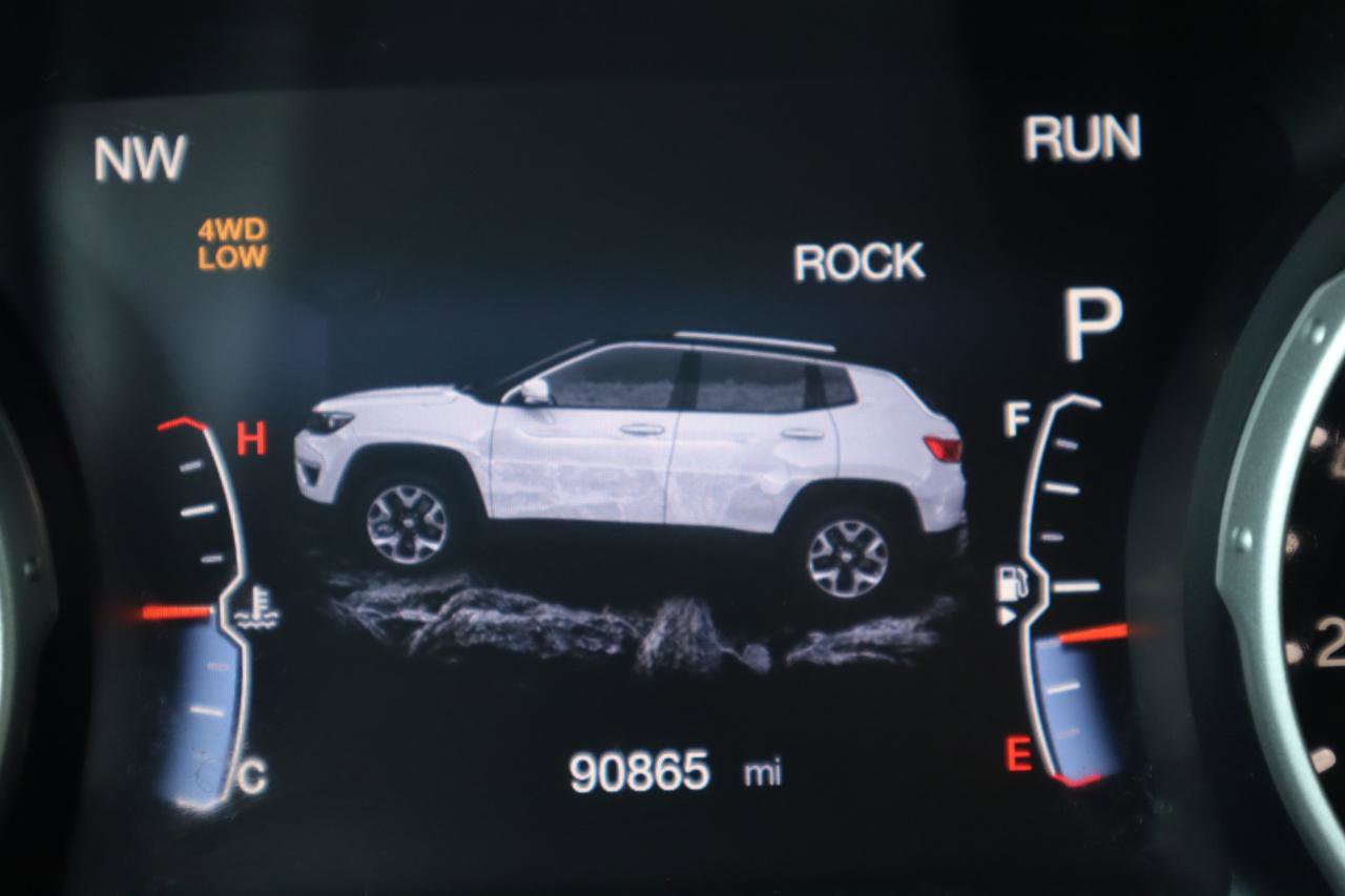 Used 2020 Jeep Compass Trailhawk w/ Leather Interior Group AWD/4WD image 95
