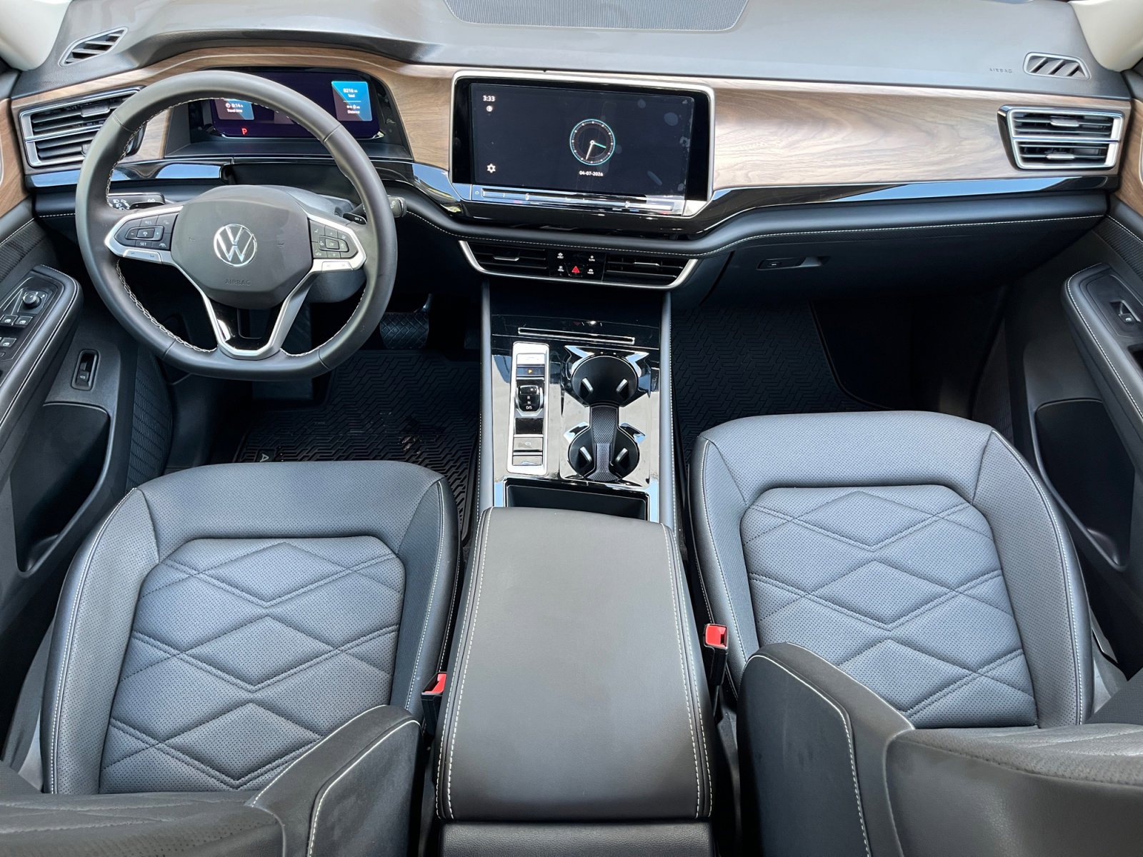 Used 2025 Volkswagen Atlas SE image 16