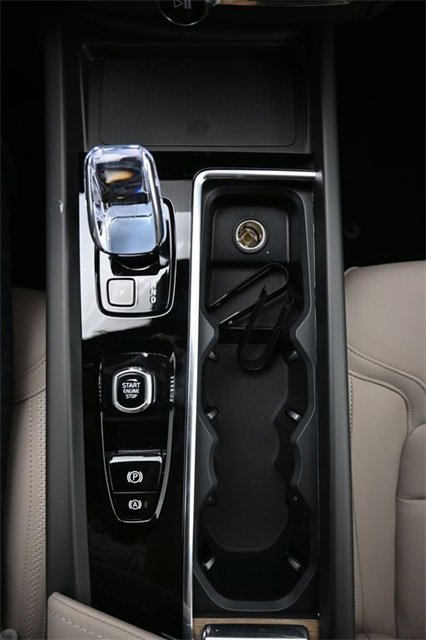 New 2026 Volvo XC60 B5 Plus w/ Protection Package Premier image 11