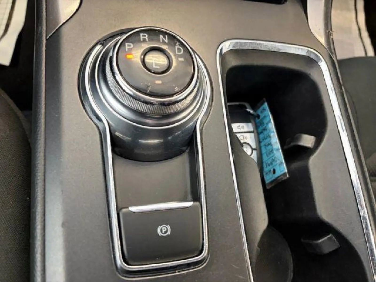 Used 2017 Ford Fusion SE w/ Fusion SE Technology Package image 19