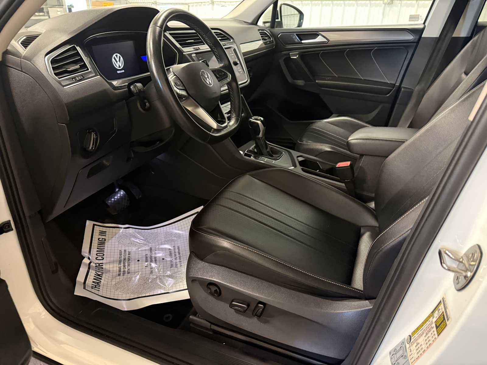 Certified 2022 Volkswagen Tiguan SE FWD image 19