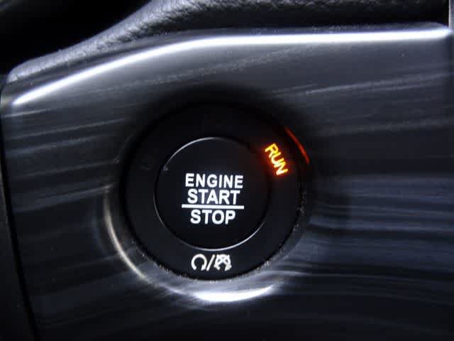 Used 2019 Jeep Grand Cherokee Laredo RWD image 22