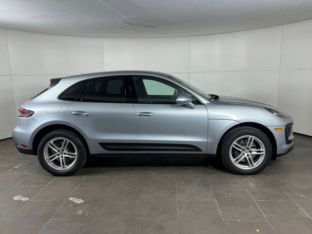 Certified 2025 Porsche Macan image 8