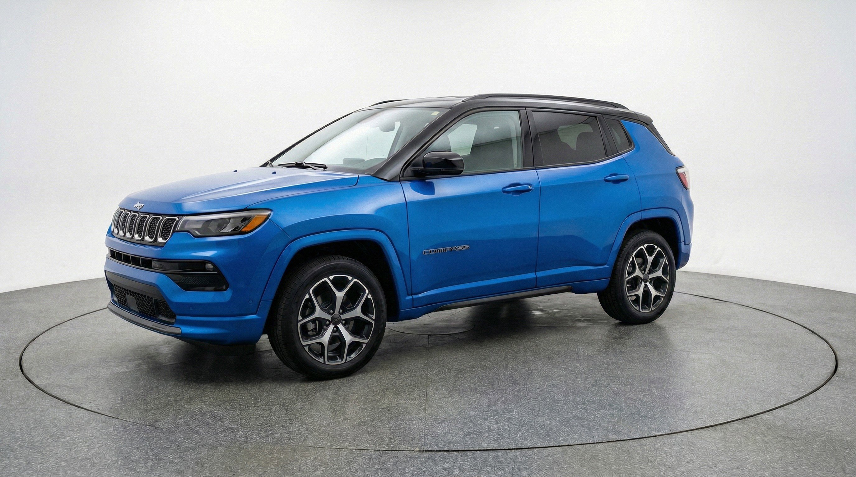 Used 2025 Jeep Compass Limited image 3