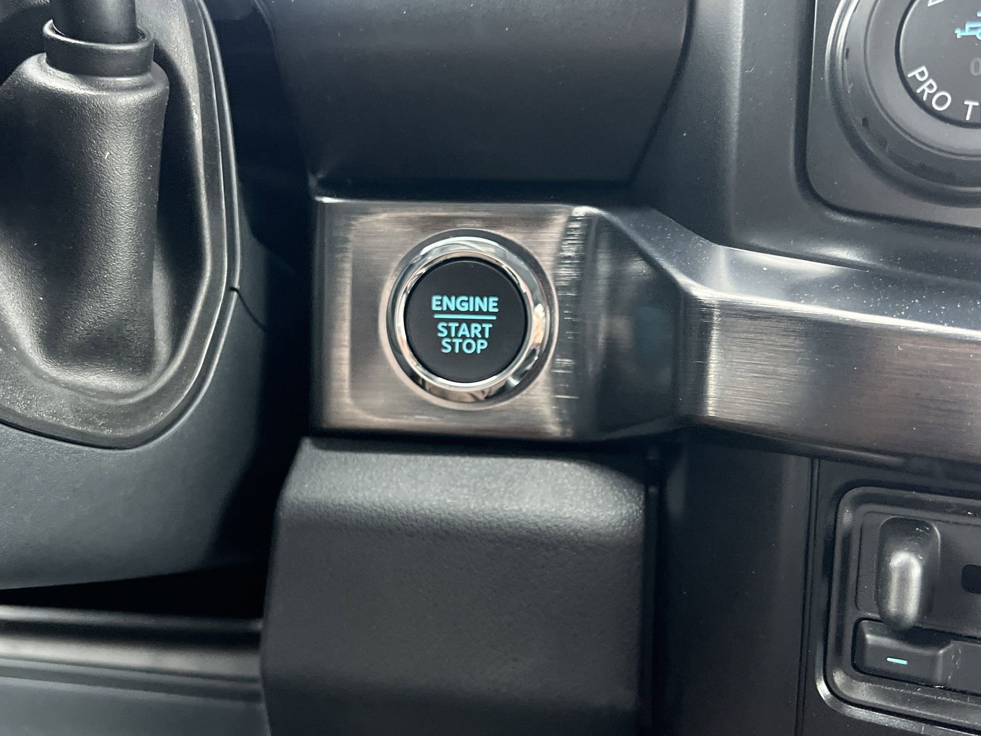 New 2025 Ford F350 Lariat w/ Lariat Ultimate Package image 5