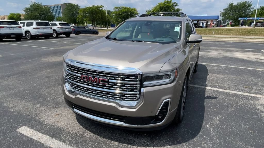 Used 2022 GMC Acadia Denali w/ Denali Ultimate Package AWD/4WD image 5