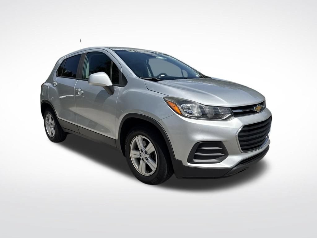 Used 2020 Chevrolet Trax LS w/ Tint and Cruise Package FWD image 2