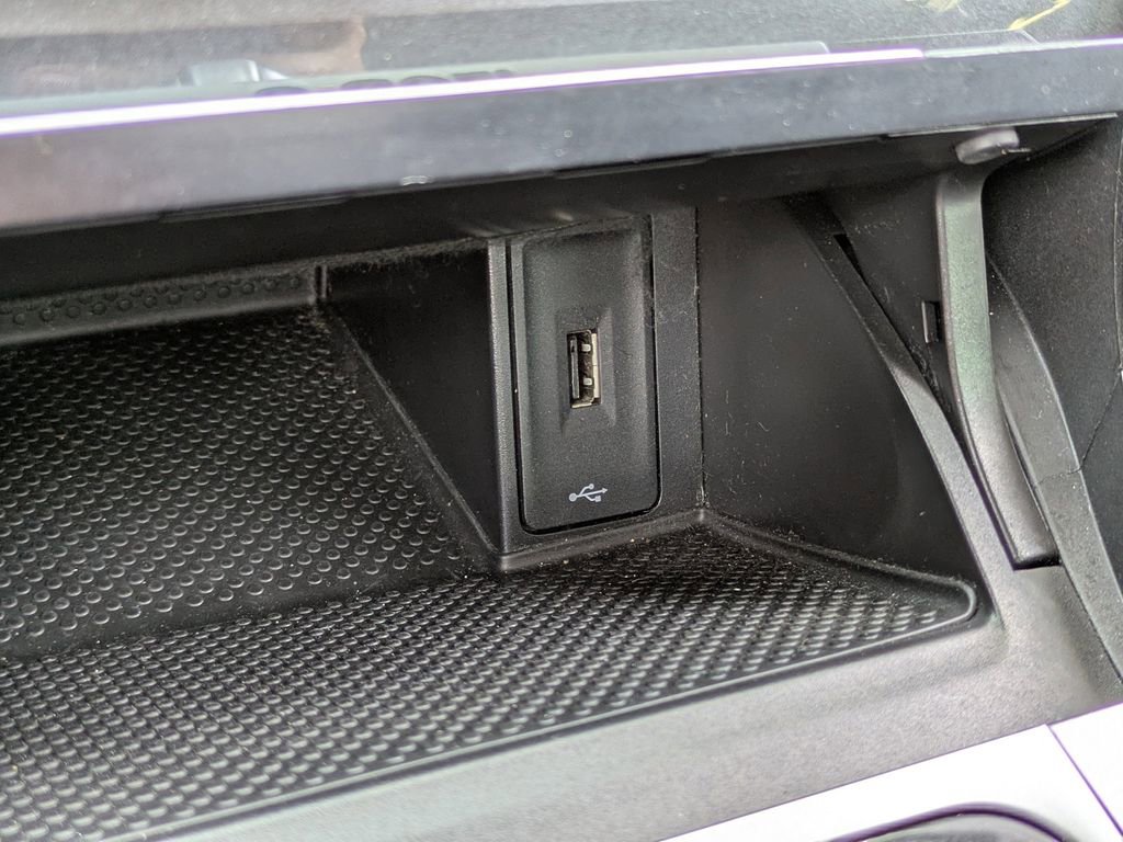 Used 2019 Volkswagen e-Golf SE image 21