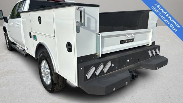 Used 2025 Chevrolet Silverado 3500 LT w/ Safety Package AWD/4WD image 38