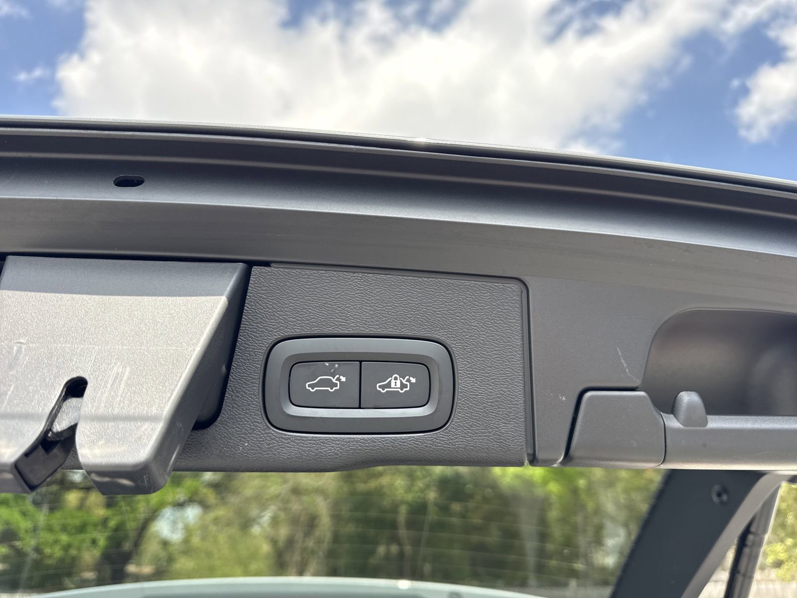 Used 2024 Volvo XC60 B5 Core image 31