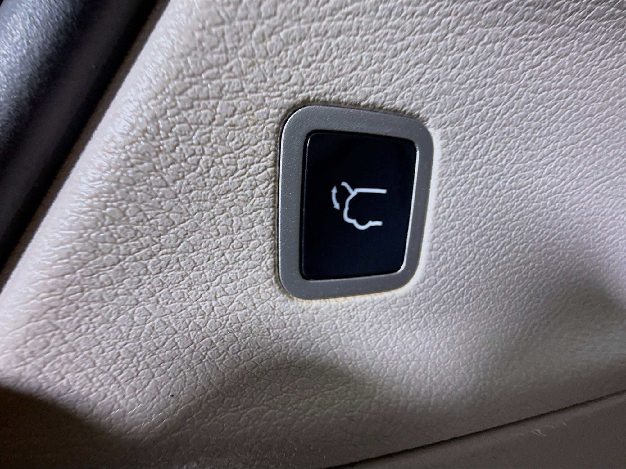 Used 2022 Chrysler Voyager LX FWD image 41