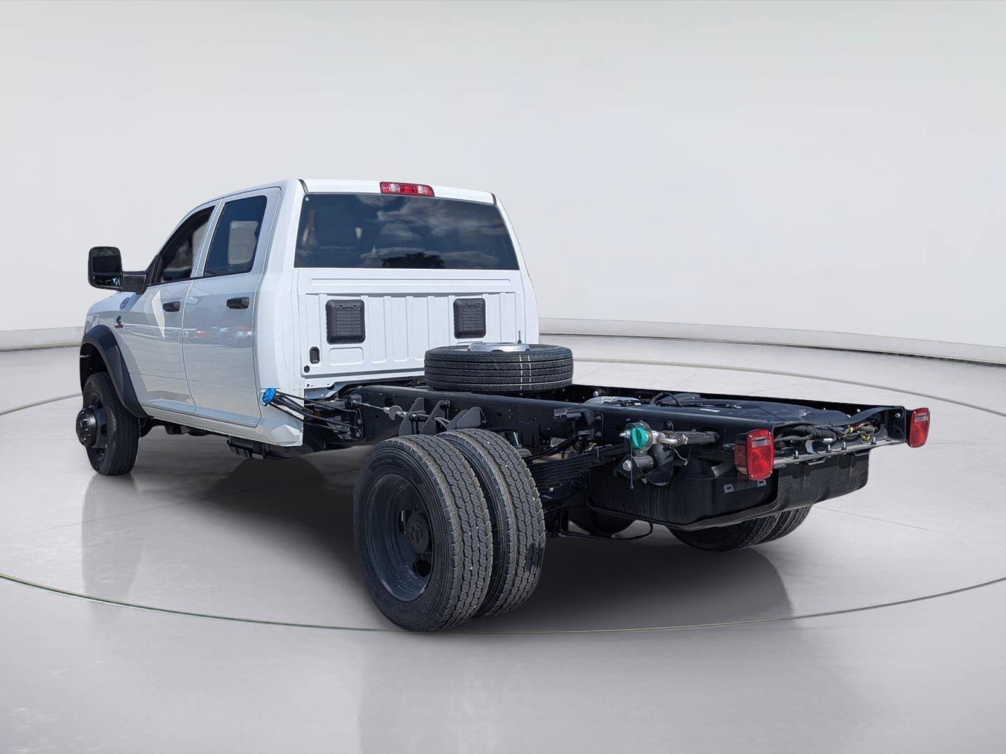 New 2026 RAM 4500 Tradesman AWD/4WD image 2