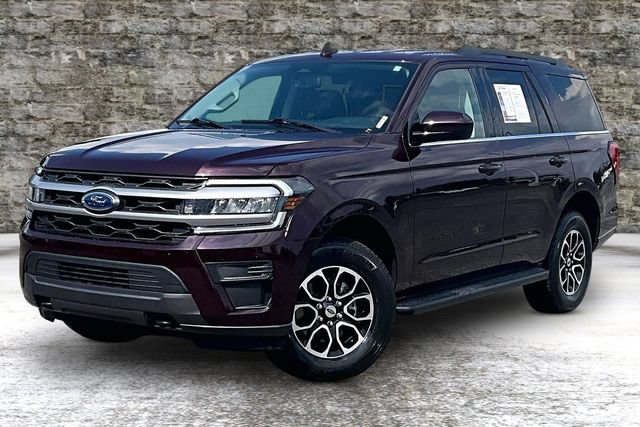 Used 2023 Ford Expedition XLT AWD/4WD image 3