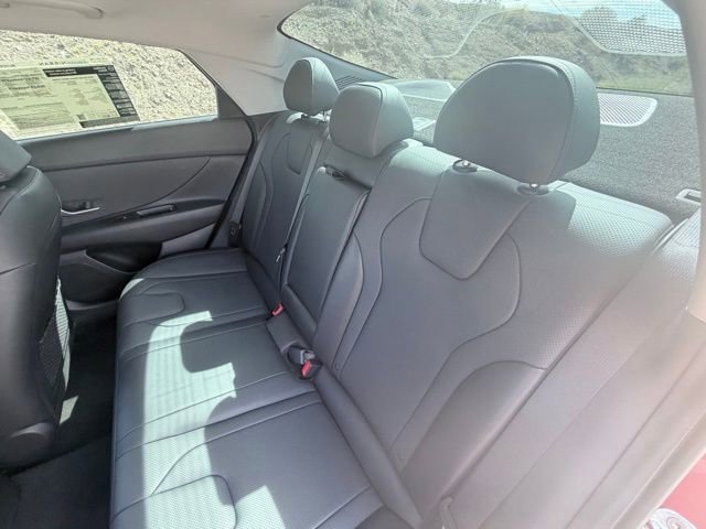 Used 2023 Hyundai Elantra Limited image 25