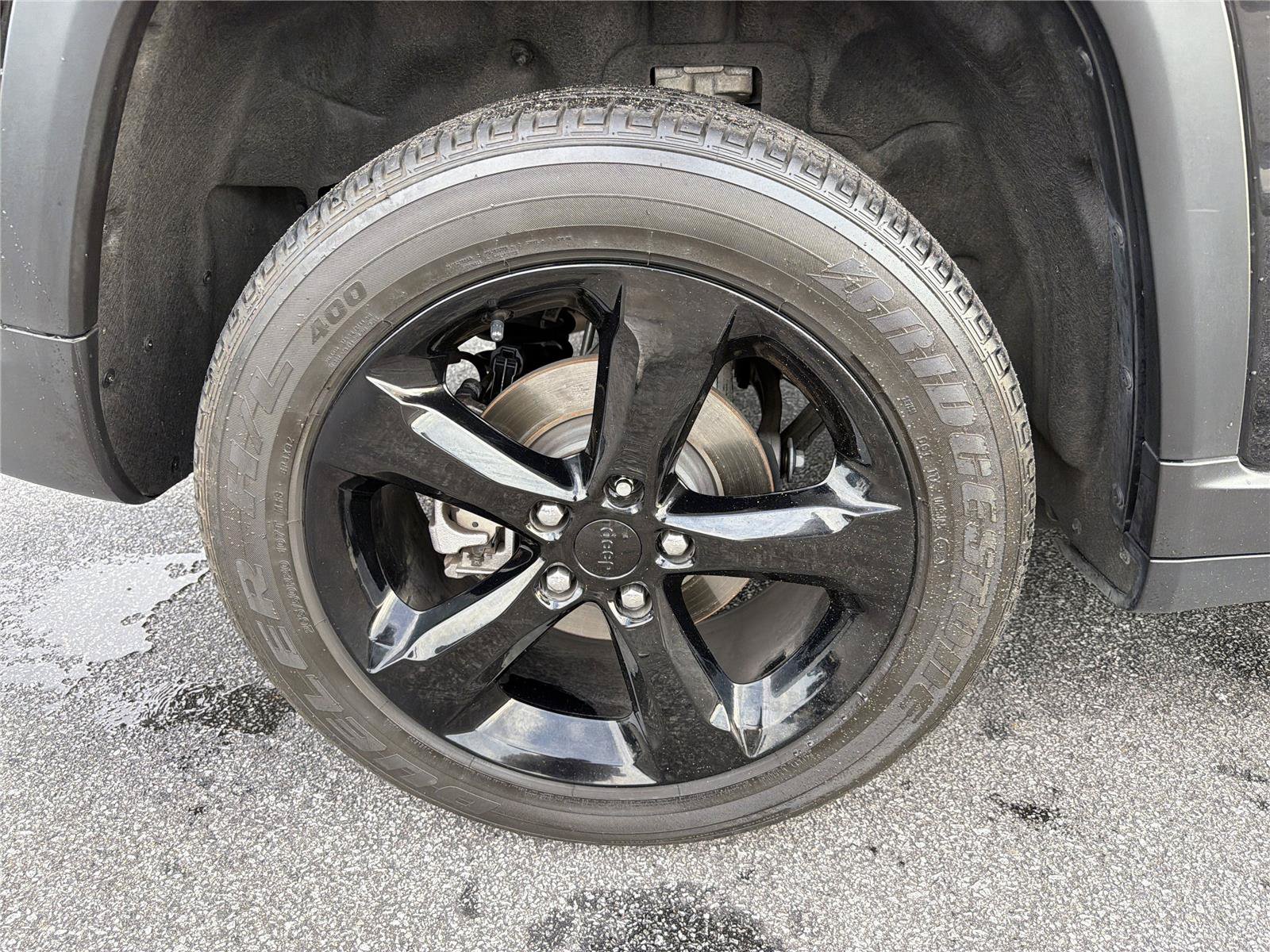 Used 2024 Jeep Grand Cherokee Altitude AWD/4WD image 16