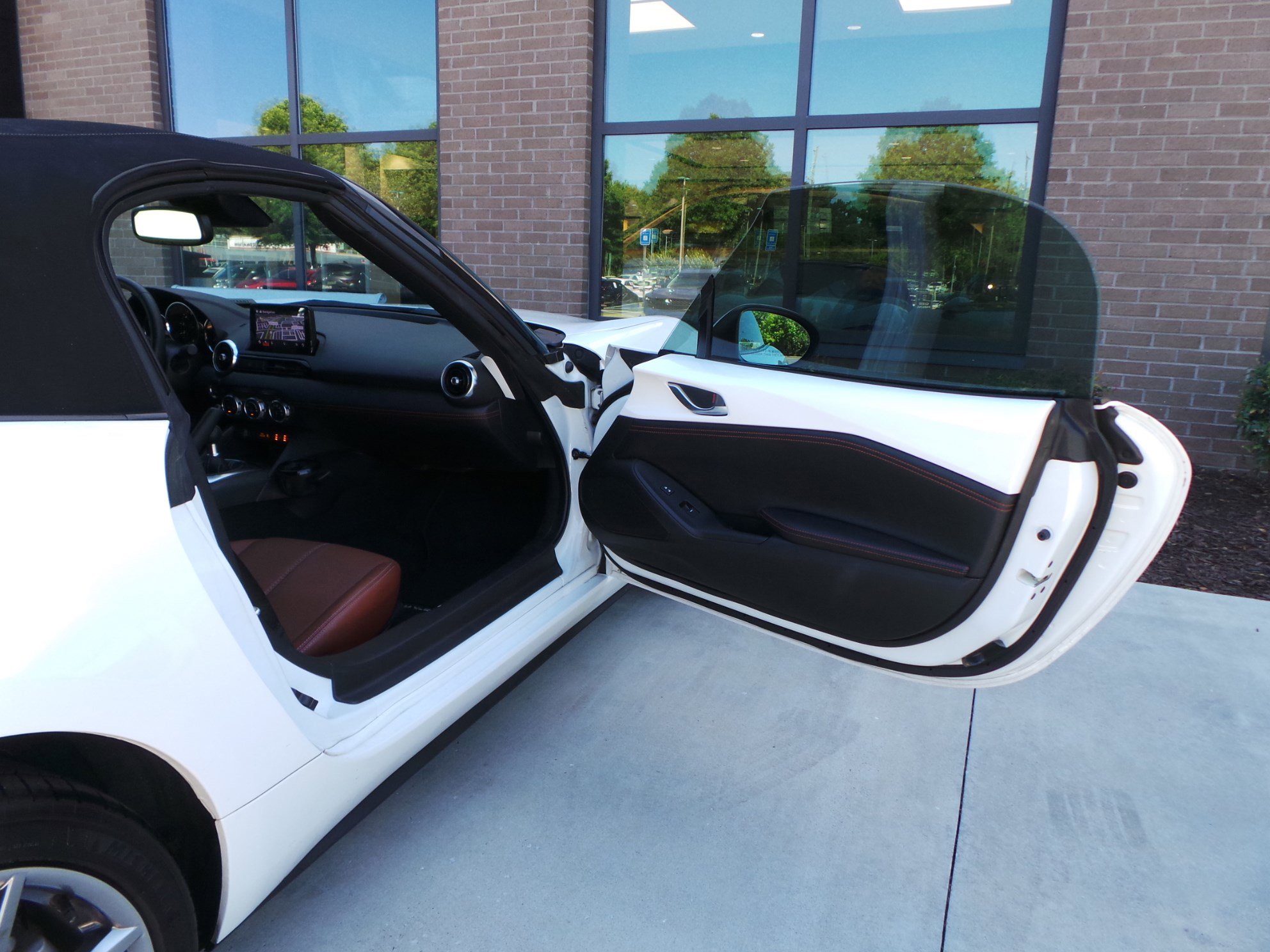 Certified 2023 MAZDA MX-5 Miata Grand Touring RWD image 36