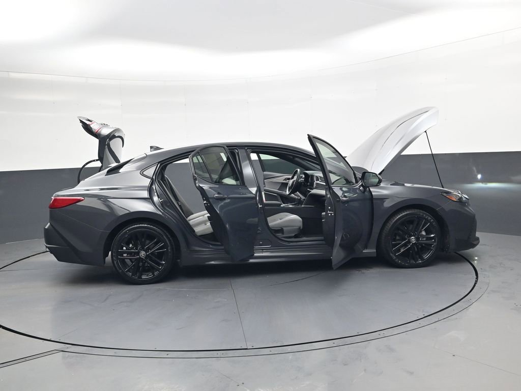 Used 2025 Toyota Camry SE w/ Convenience Package image 45