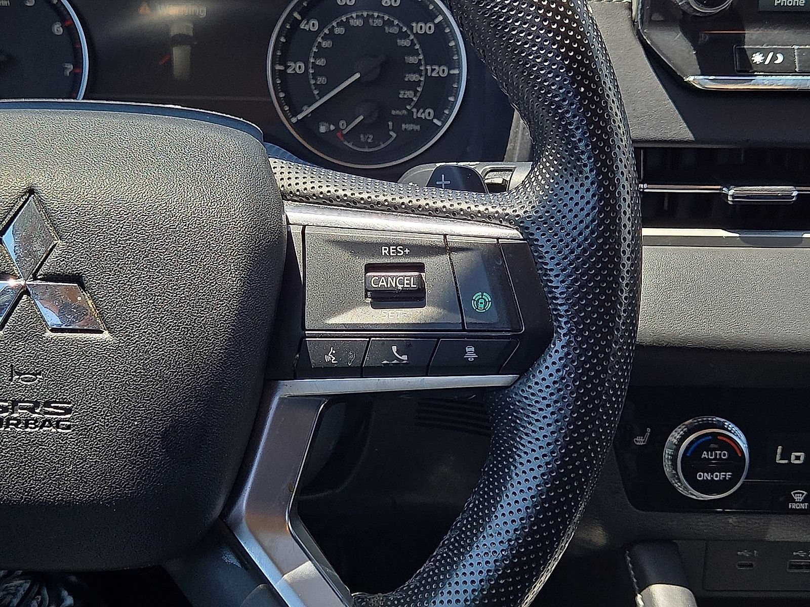Used 2024 Mitsubishi Outlander SE Black Edition AWD/4WD image 20