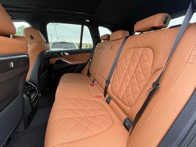 New 2026 BMW X5 xDrive40i w/ Premium Package AWD/4WD image 18