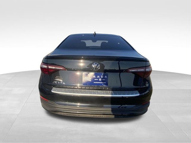 Used 2024 Volkswagen Jetta Sport image 8