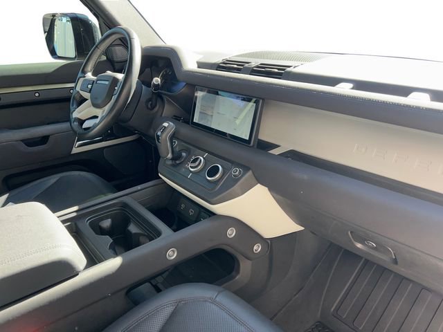 Used 2023 Land Rover Defender 90 S image 11
